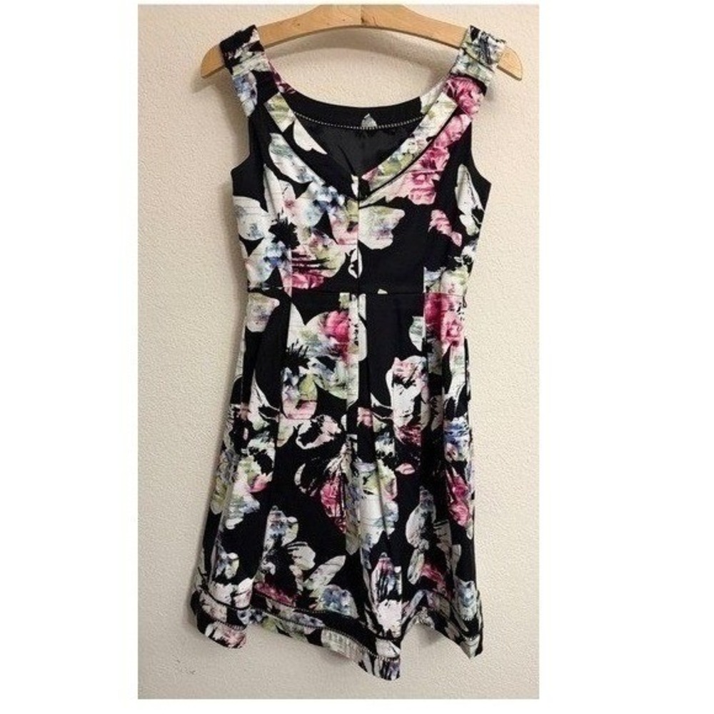 White House Black Market Floral Fit and Flare Dress Sleeveless Pleated Size 00 - Picture 9 of 9
